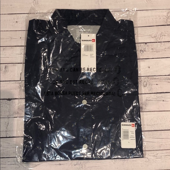 ๐ Quiksilver Fuji Mini Motif Short Sleeve Shirt - Picture 4 of 8